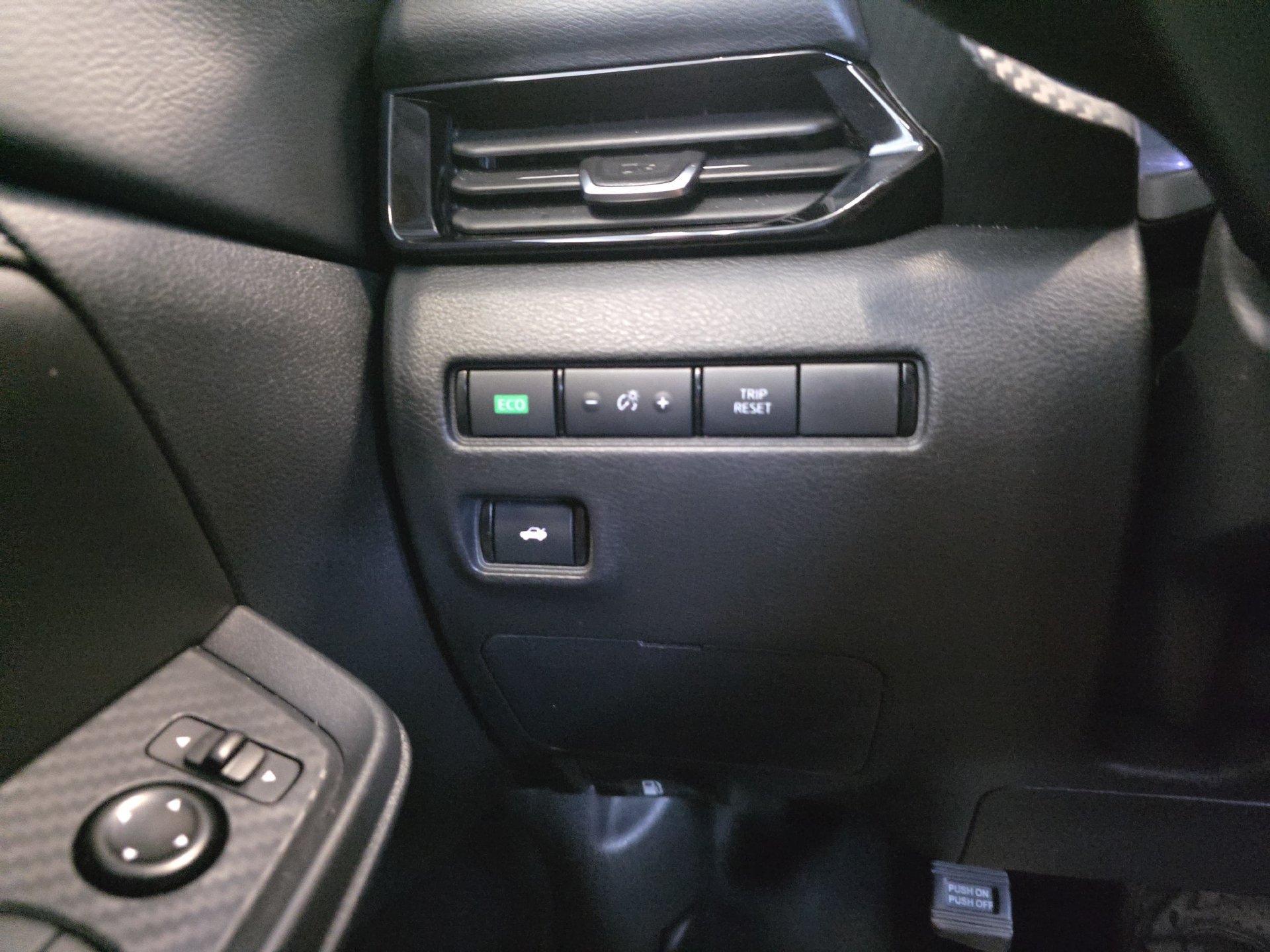 Used 2025 Nissan Sentra SV FWD image 6