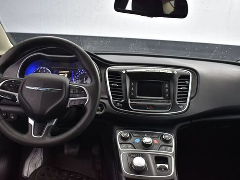 Used 2016 Chrysler 200 Limited FWD image 8