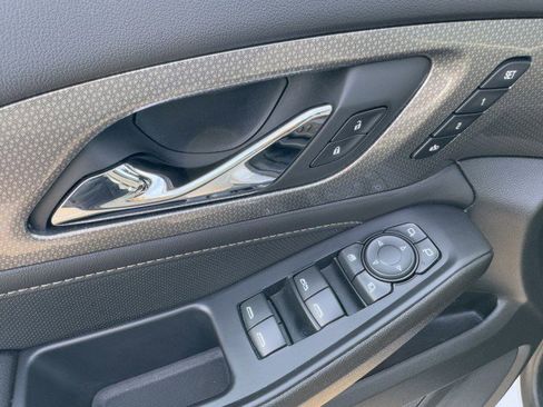 Certified 2022 Chevrolet Traverse Premier w/ LPO, Floor Liner Package image 32