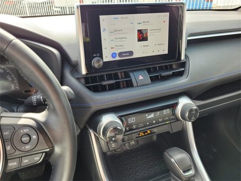 Used 2024 Toyota RAV4 SE image 23