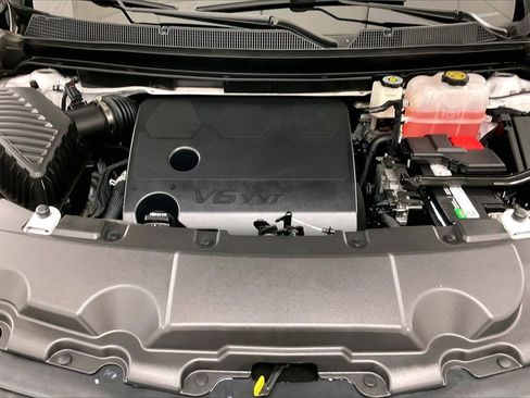 Used 2022 Chevrolet Traverse LT image 25