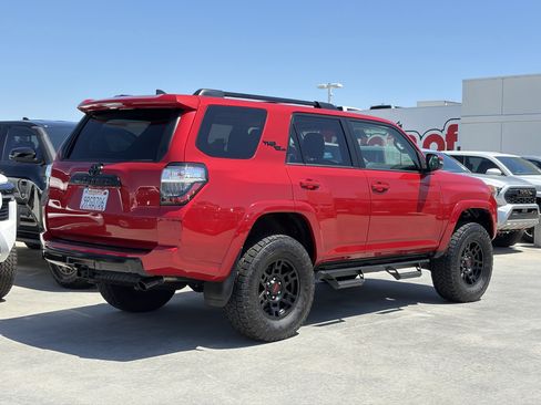 Certified 2024 Toyota 4Runner TRD Off-Road Premium w/ Moonroof Package AWD/4WD image 2
