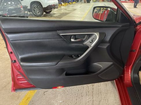 Used 2016 Nissan Altima 2.5 SR image 11