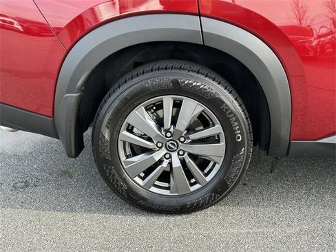 Certified 2025 Nissan Pathfinder SV w/ SV Premium Package image 18