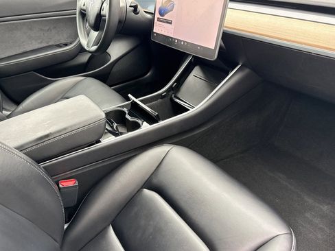 Used 2018 Tesla Model 3 Mid Range image 31