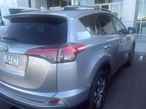 Used 2018 Toyota RAV4 LE w/ All Weather Liner Package FWD image 5