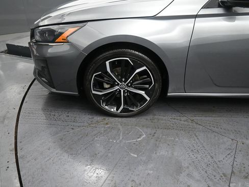 Used 2024 Nissan Altima 2.5 SR image 14