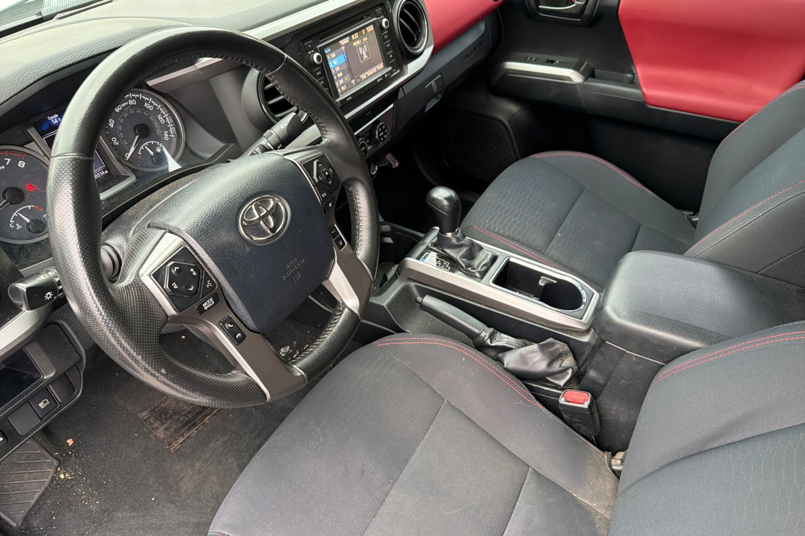 Used 2019 Toyota Tacoma SR5 RWD image 12