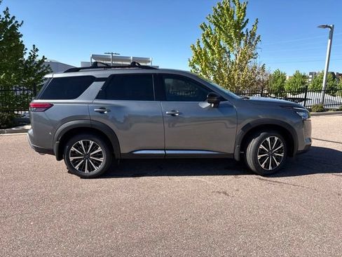 New 2026 Nissan Pathfinder Platinum AWD/4WD image 2