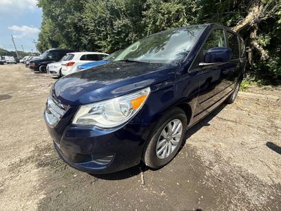Used 2014 Volkswagen Routan SE