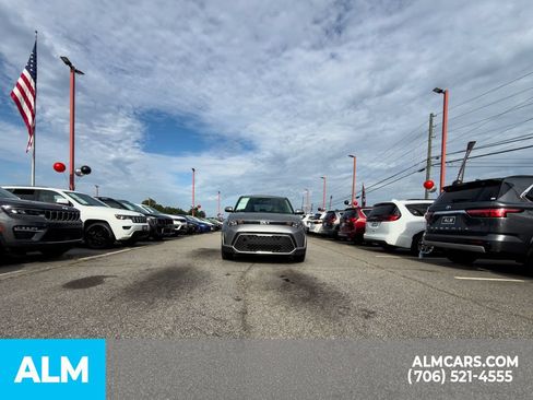 Used 2025 Kia Soul LX w/ LX Technology Package FWD image 6