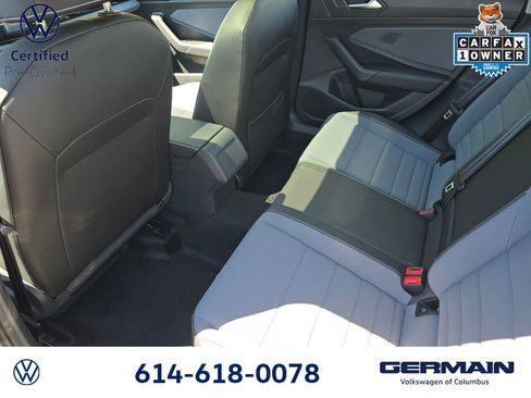 Used 2025 Volkswagen Jetta SE w/ Sunroof Package FWD image 19