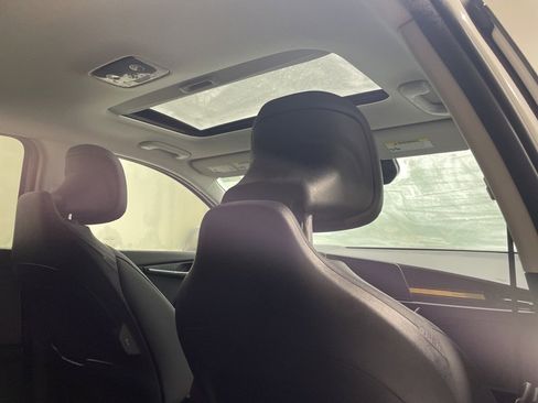 Used 2024 Kia Niro EX Touring image 12