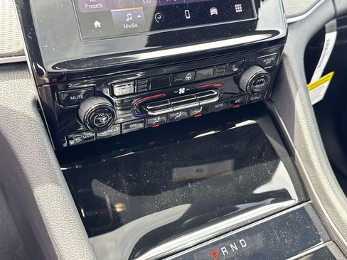 New 2025 Jeep Grand Cherokee Laredo image 27