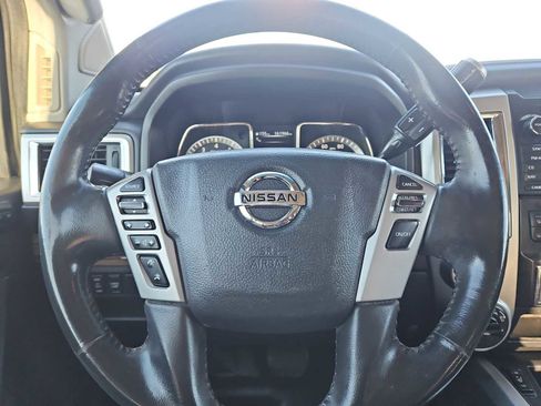 Used 2017 Nissan Titan SL image 23