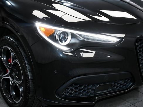 Used 2023 Alfa Romeo Stelvio Veloce image 71