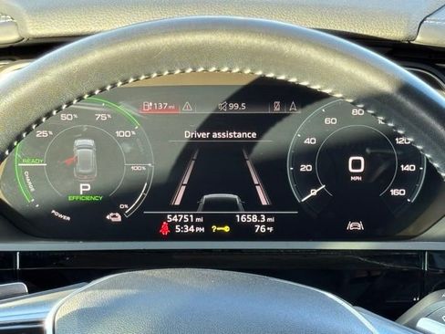 Used 2019 Audi e-tron Premium Plus image 3