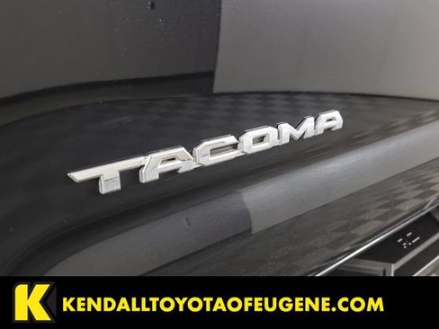 Used 2021 Toyota Tacoma TRD Off-Road AWD/4WD image 11