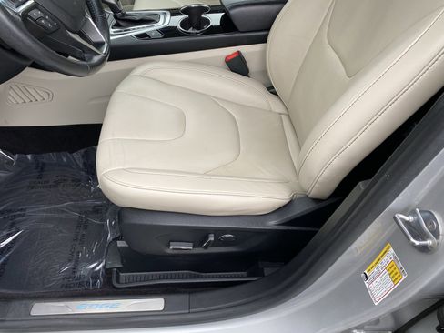 Used 2017 Ford Edge Titanium FWD image 11