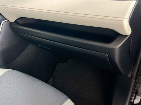 Used 2019 Toyota RAV4 XLE FWD image 35