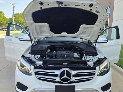 Used 2018 Mercedes-Benz GLC 300 4MATIC image 14