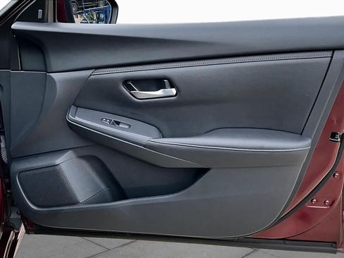 Used 2024 Nissan Sentra SV FWD image 23