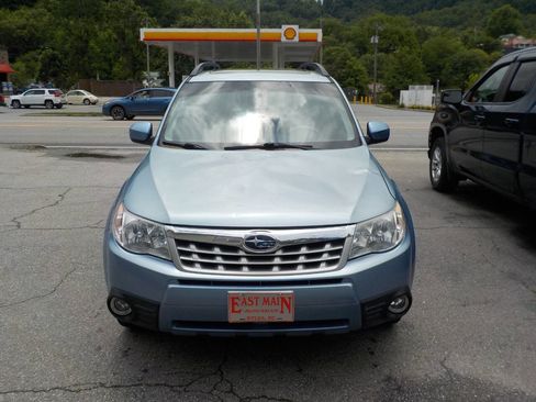 Used 2011 Subaru Forester 2.5X Limited AWD/4WD image 7