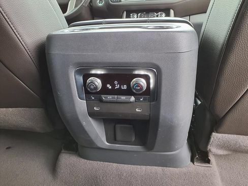 Used 2022 GMC Yukon Denali AWD/4WD image 15