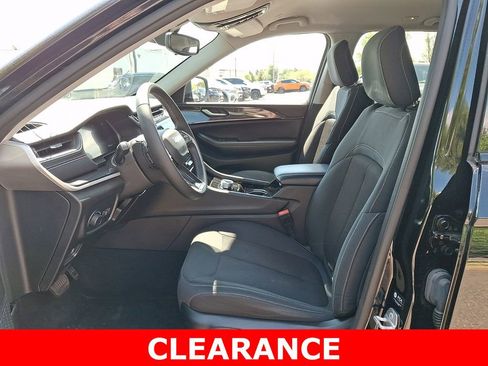 Used 2023 Jeep Grand Cherokee Laredo w/ Trailer Tow Prep Group (B) AWD/4WD image 14