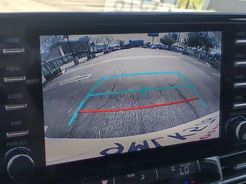 Used 2024 Toyota Sienna XSE FWD image 17