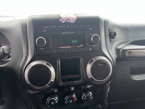 Used 2013 Jeep Wrangler Sport AWD/4WD image 14