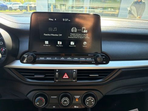 Certified 2021 Kia Forte LXS FWD image 25