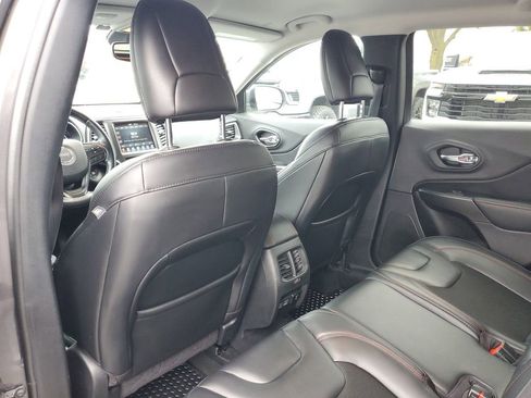 Used 2021 Jeep Cherokee Trailhawk w/ Comfort/Convenience Group image 29