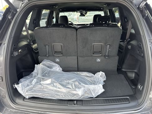 New 2025 Jeep Grand Cherokee L Limited w/ Trailer Tow Package image 33