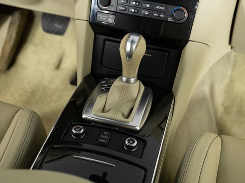 Used 2014 INFINITI QX70 AWD w/ Premium Package image 38