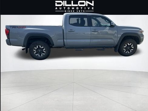 Used 2019 Toyota Tacoma TRD Off-Road w/ TRD Premium Off Road Package AWD/4WD image 13