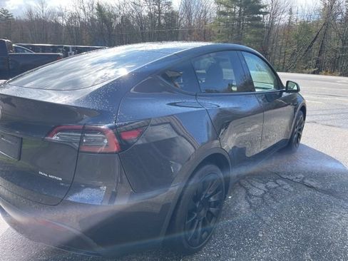 Used 2024 Tesla Model Y Long Range AWD/4WD image 5
