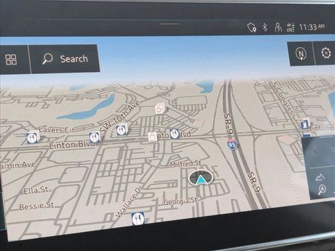 Used 2022 Audi Q8 Prestige image 8