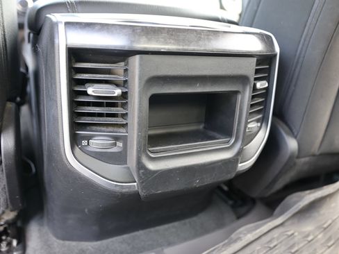 Used 2019 RAM 1500 Big Horn AWD/4WD image 24