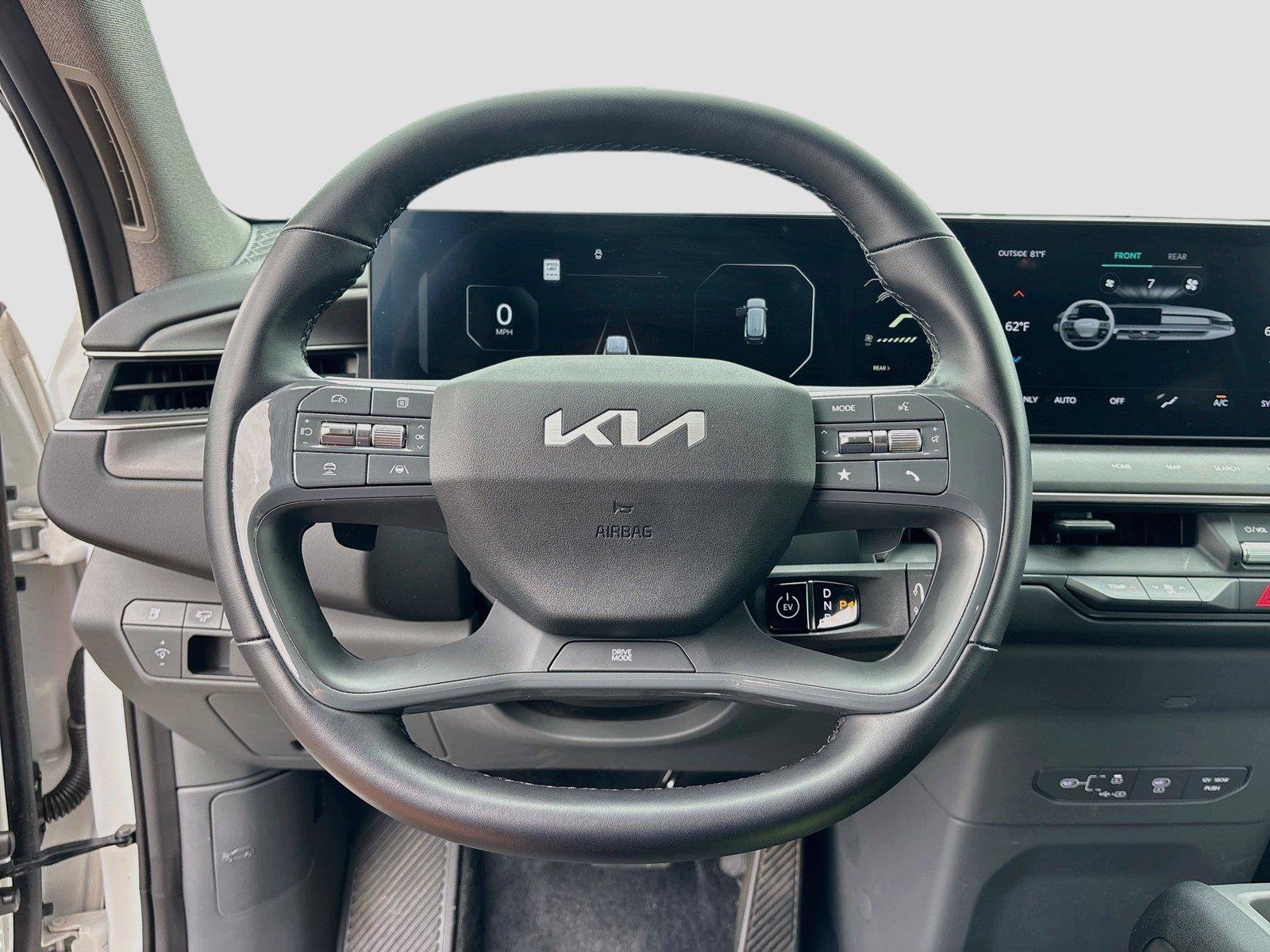 Used 2024 Kia EV9 Light Long Range RWD image 11