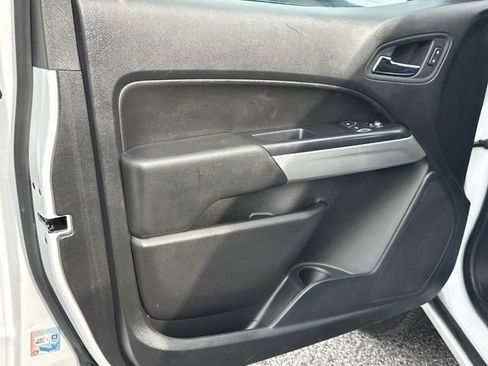 Used 2022 Chevrolet Colorado LT w/ Safety Package AWD/4WD image 19
