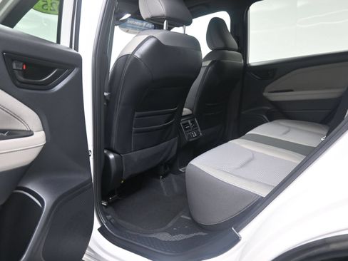 Used 2025 Subaru Forester Premium AWD/4WD image 19