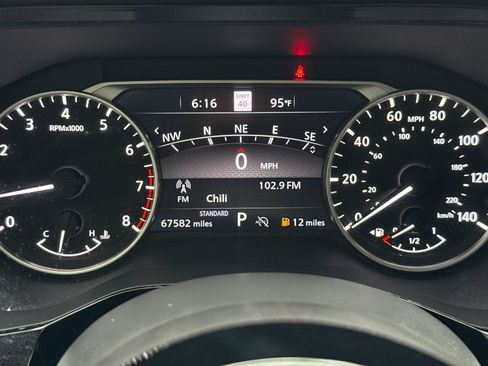 Used 2022 Nissan Pathfinder SL FWD image 22