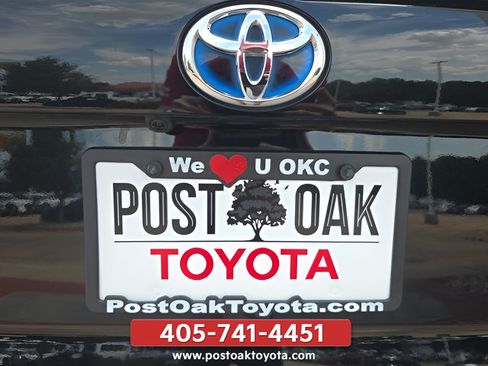 Used 2021 Toyota RAV4 LE AWD/4WD image 13