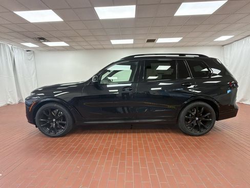 Used 2026 BMW X7 xDrive40i w/ M Sport Package AWD/4WD image 2
