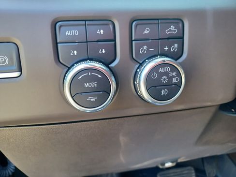 Used 2025 GMC Sierra 1500 Denali w/ Denali Reserve Package AWD/4WD image 17