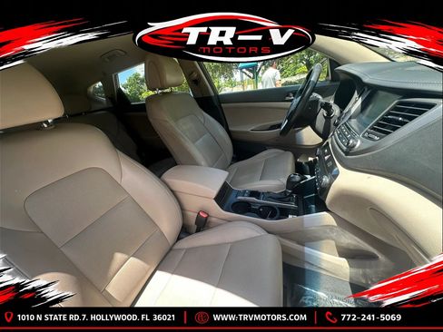 Used 2017 Hyundai Tucson SE Plus AWD/4WD image 16