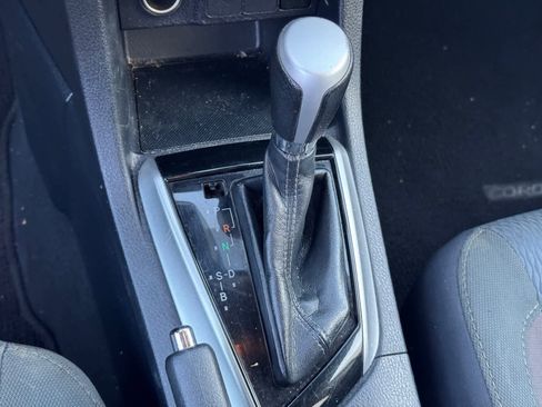 Used 2018 Toyota Corolla LE image 22