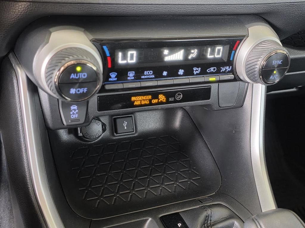 Used 2022 Toyota RAV4 XLE w/ Convenience Package AWD/4WD image 21