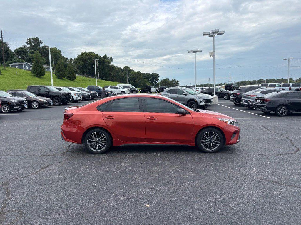 Used 2023 Kia Forte GT-Line w/ GT-Line Technology Package FWD image 2